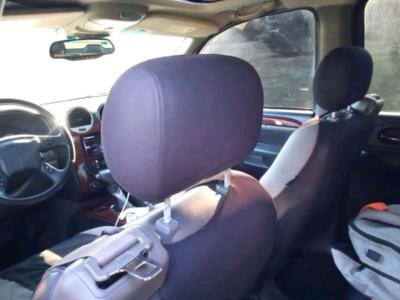 2005 GMC Envoy - Thumbnail 2