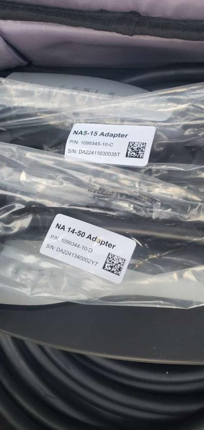 Tesla mobile charger brand new comes with Nema1450 plug - Thumbnail 5