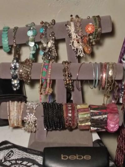 womans earings and neclaus - Thumbnail 3