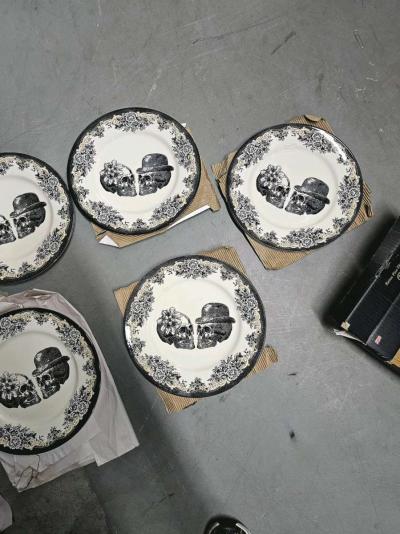 royal stafford skull dinner plates 7pc - Thumbnail 2