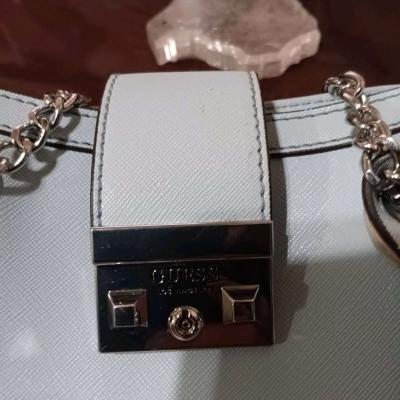 Guess and dooney burke - Thumbnail 3