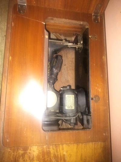 1930s sewing machines - Thumbnail 2