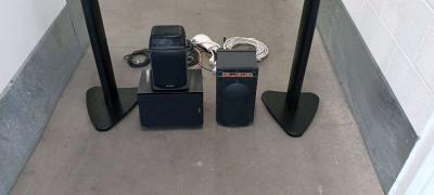 the speaker  and the subwoofer - Thumbnail 3