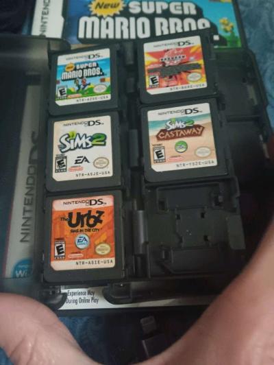 Nintendo DS Lite Bundle - Thumbnail 3