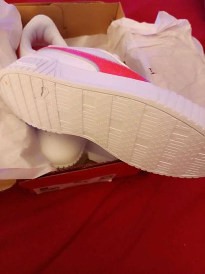 NEW PUMA AND  NIKE  LIKE NEW - Thumbnail 2