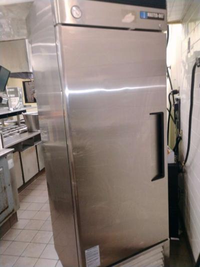 master Bilt Refrigerator - Thumbnail 3