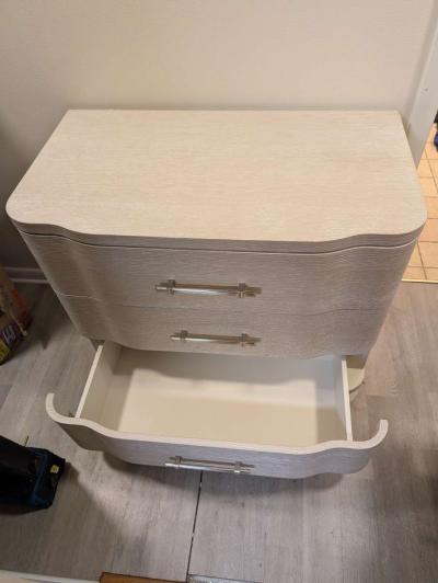 Hooker Furniture 3Drawer Nightstand - Thumbnail 2