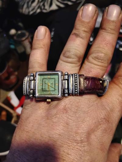 womans watch - Thumbnail 2