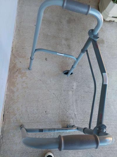 adult walker - Thumbnail 2