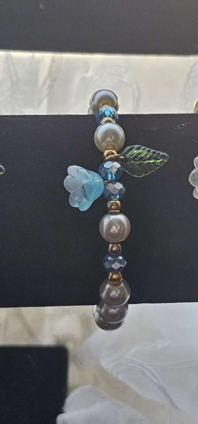 blue flower charm elegant bracelet