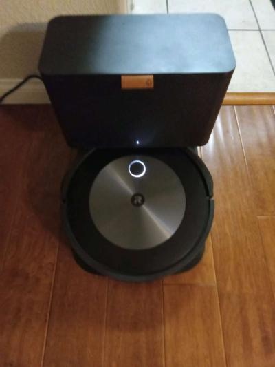 iRobot Roomba Combo j5 SelfEmptying Robot Vacuum Mop - Thumbnail 2
