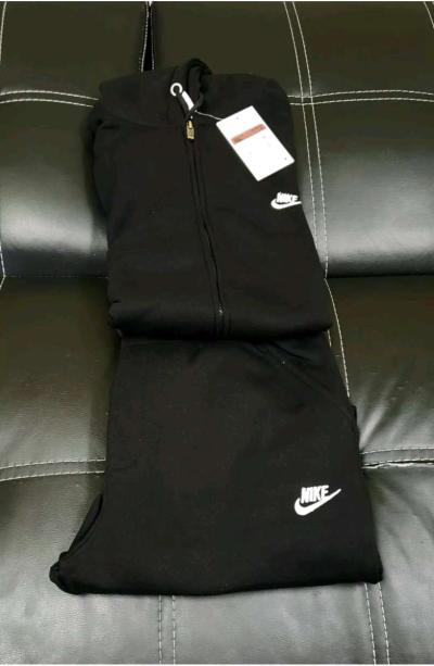 Nike sweatsuit - Thumbnail 2