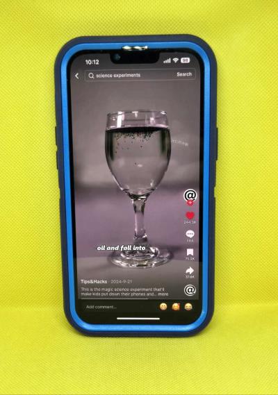 Iphone 13 Pro Max with TikTok and Capcut Installed - Thumbnail 4
