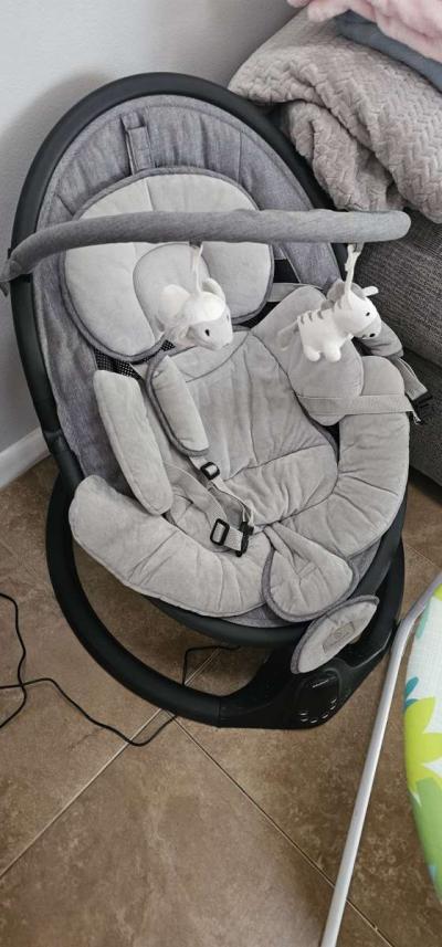 Electric baby swinger - Thumbnail 2