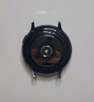 Samsung Galaxy active 2 watch for PARTS ONLY with Extras - Thumbnail 3