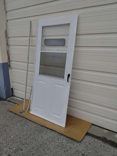 Nice White Storm Door With Screen LH Swing  Like New - Thumbnail 2
