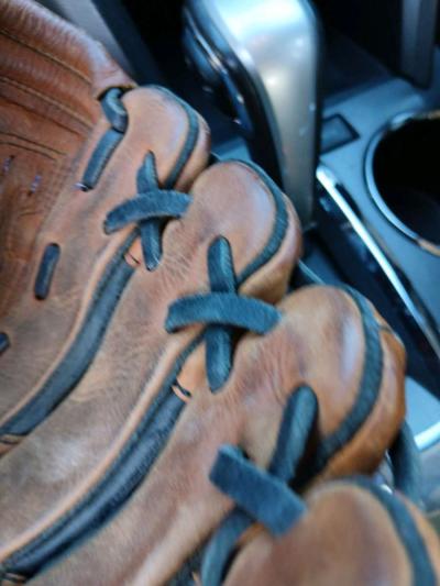 13 inch Softball Glove - Thumbnail 4