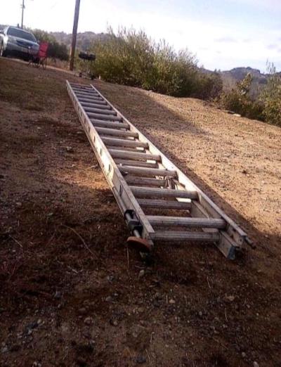 32 ft ladder - Thumbnail 2