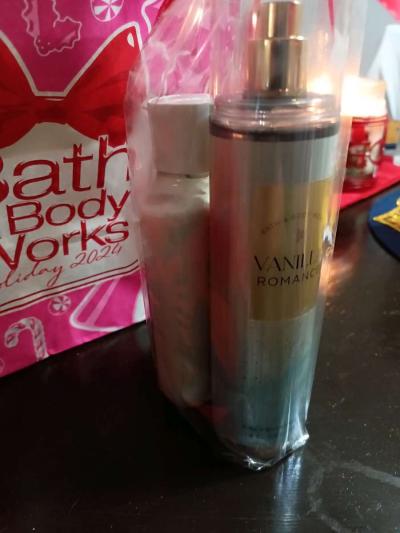 BATH AND BODY WORKS SET OF 2 - Thumbnail 3