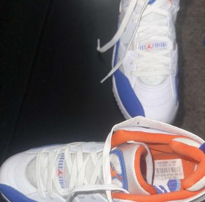 Jordan two tre size 8 and half - Thumbnail 3