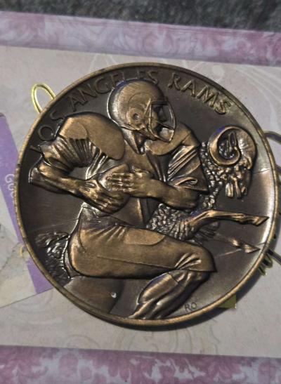 1984 LOS ANGELES RAMS MEDALLION