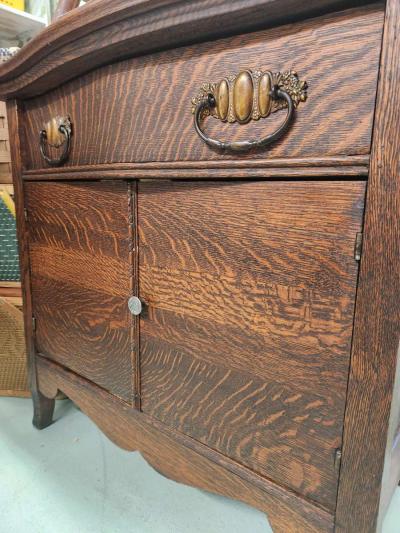 Vintage oak cabinet or washstand in bEaUtiFuL condition - Thumbnail 2