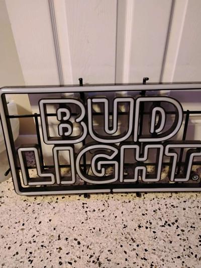 VINTAGE NEON BEER SIGNS - Thumbnail 2