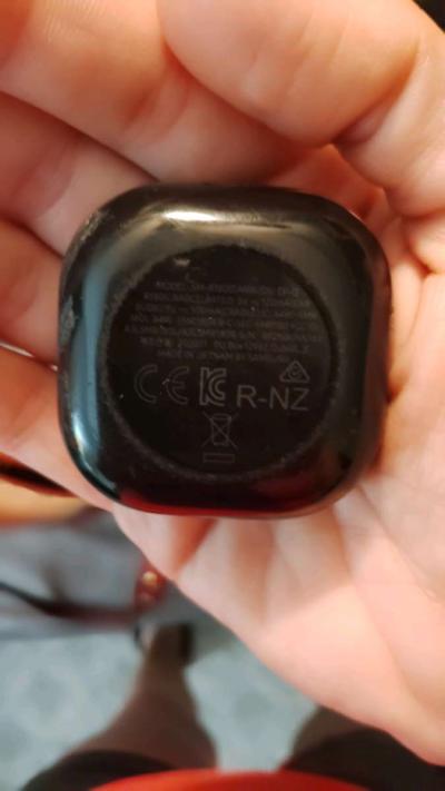 Samsung buds live noise canceling earbuds - Thumbnail 2