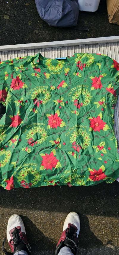 Nurse Scrub Tops - Thumbnail 3