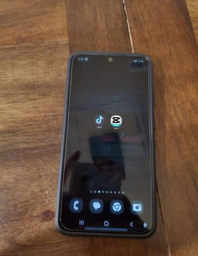 samsung s23 with tiktok and capcut installed