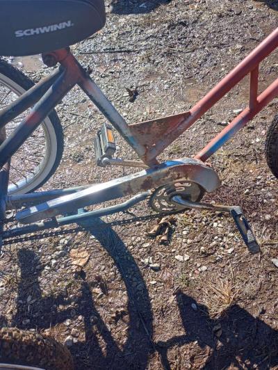 26 inch 3 wheel bike - Thumbnail 4