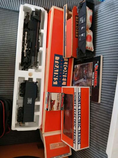 Vintage Lionel Train Set - Thumbnail 2