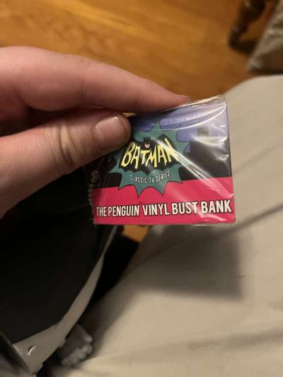 Batman collectible pigi bank penquin - Thumbnail 3