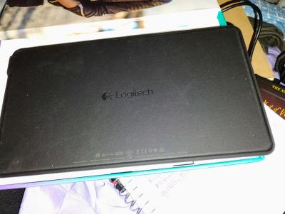 Logitech KeystoGo 92000698 Ultra Portable Bluetooth keyboard - Thumbnail 4