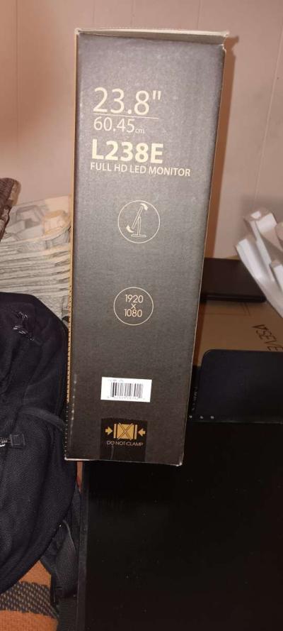 NEW STILL IN BOX V7 L238E full HD LED 24inch monitor - Thumbnail 4