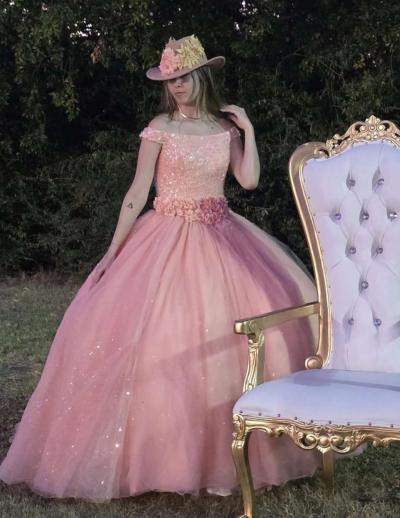 Decorated hats - Thumbnail 2