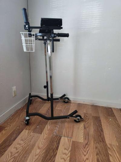 caminador de adulto - Thumbnail 4