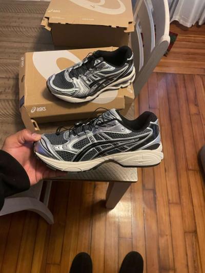 ASICS Kayano 14 in black and silver size 8 - Thumbnail 2