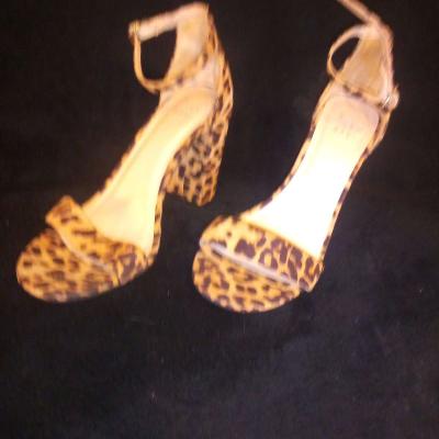 A New Day Size 7 and a half - Thumbnail 2