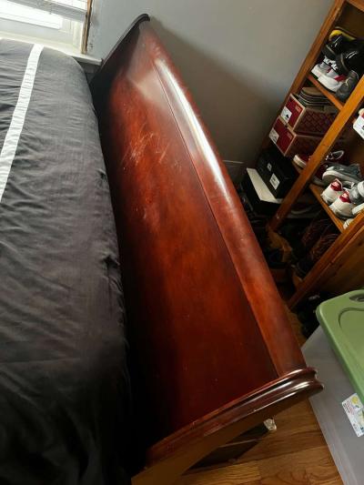sleigh queen bed - Thumbnail 4