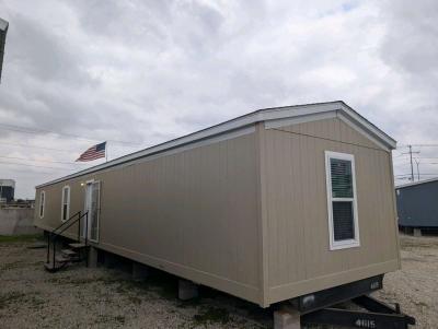 Singlewide Champion Home with 3 bedrooms and 2 bathrooms - Thumbnail 3