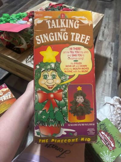 Talking and singing Christmas tree - Thumbnail 4