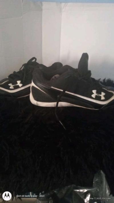 Baseball softball cletes