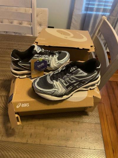 ASICS Kayano 14 in black and silver size 8 - Thumbnail 6
