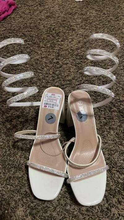 7 dollars Per Pairs Of Shoes Size 7 In Women - Thumbnail 2