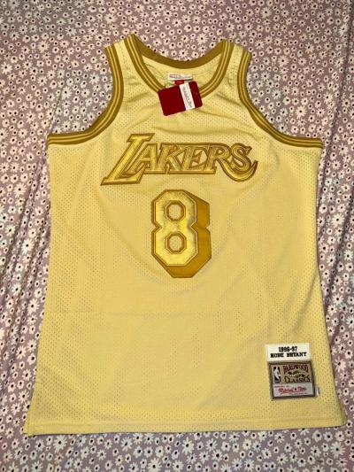 LA Lakers 8 Kobe Bryant - Compton, California
