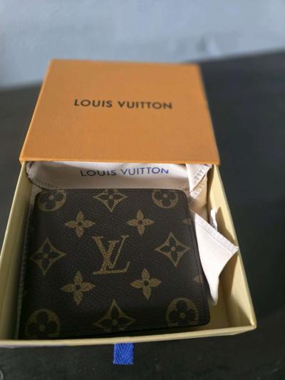 cardholder - Thumbnail 3