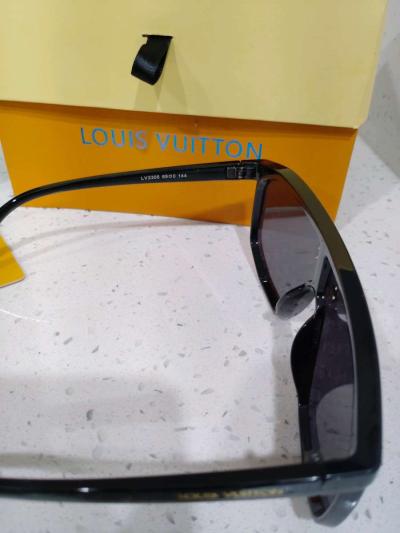 glasses - Thumbnail 3