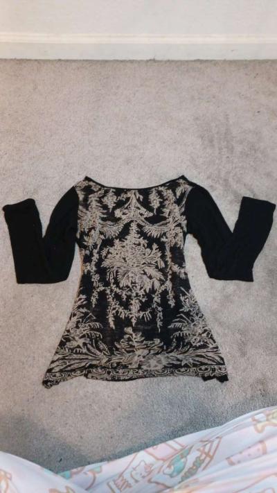 Black shirt with design - Thumbnail 2