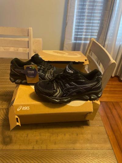 ASICS Kayano 14 in black and grey size 8 - Thumbnail 5